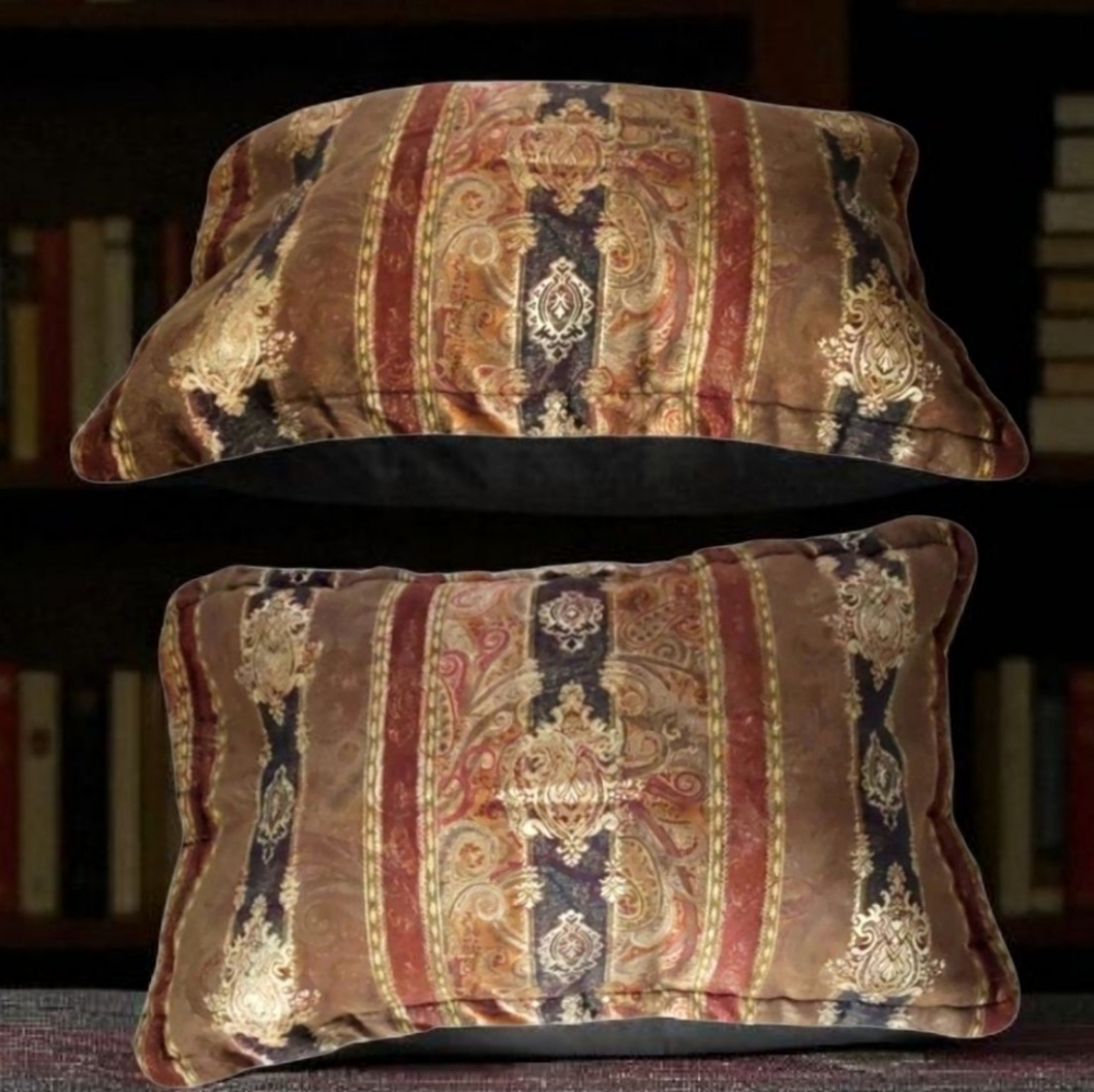 Croscill Elegant Paisley 2 Pillows King Size Shams Brown and Red.